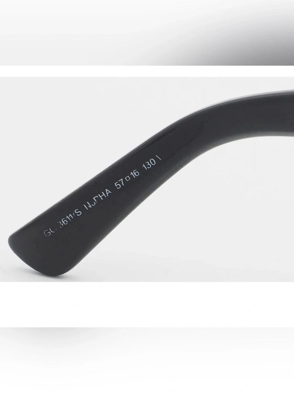 Gucci Black and Gold Unisex Sunglasses with Gradient Lenses